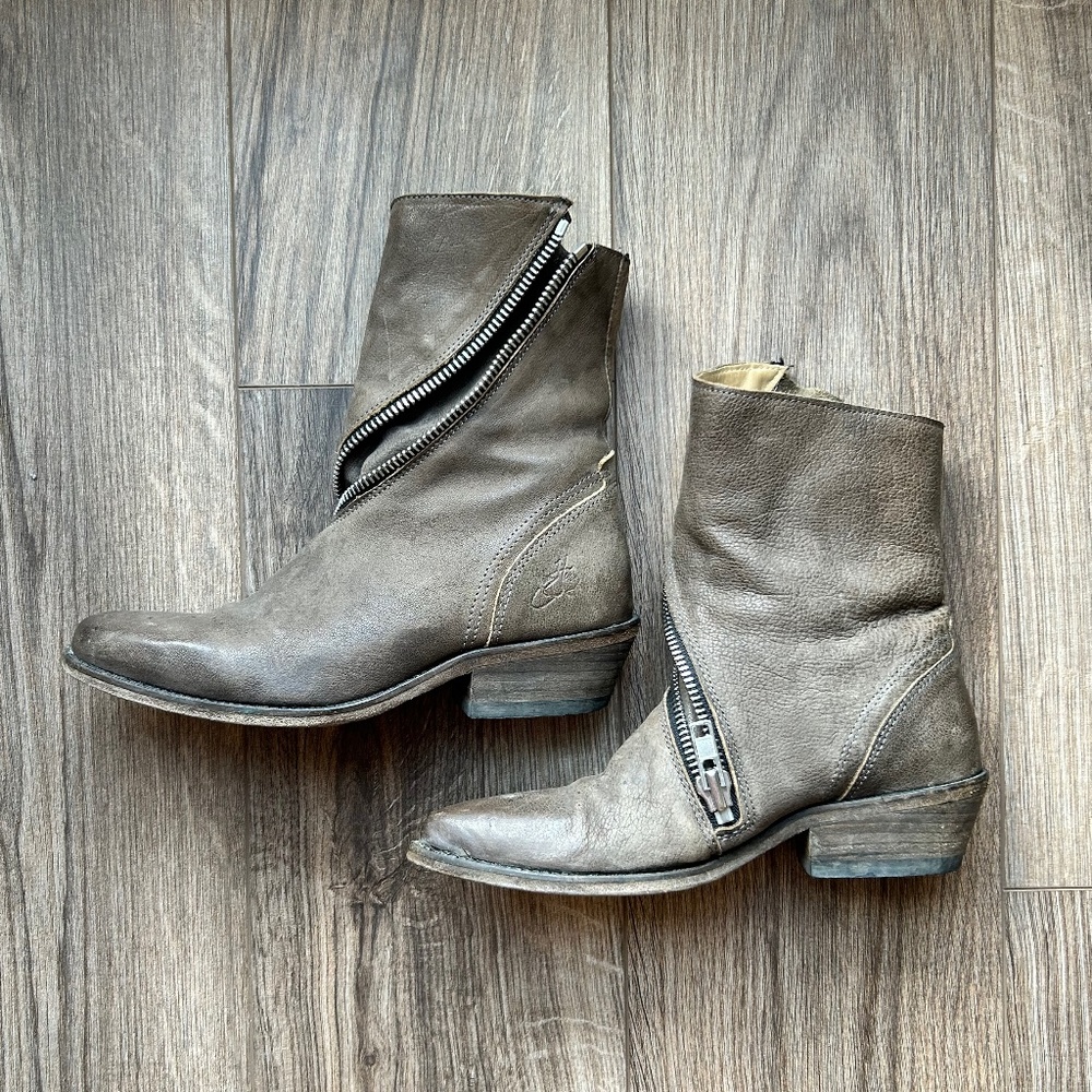 John Fluevog Tan Ruth Skin Spiral Zip Ankle Boots | 6 - Picture 2 of 13